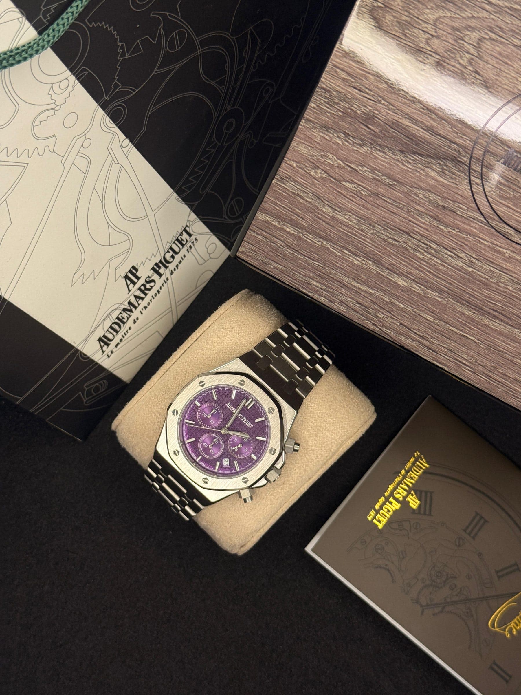 Audemars Piguet Royal Oak Men's Luxury Watch — image 3