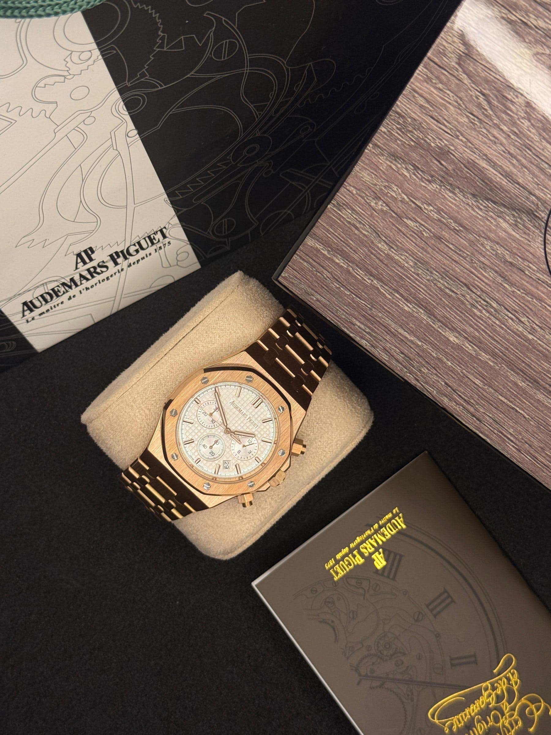 Audemars Piguet Royal Oak - Iconic Luxury Swiss Watch — image 5