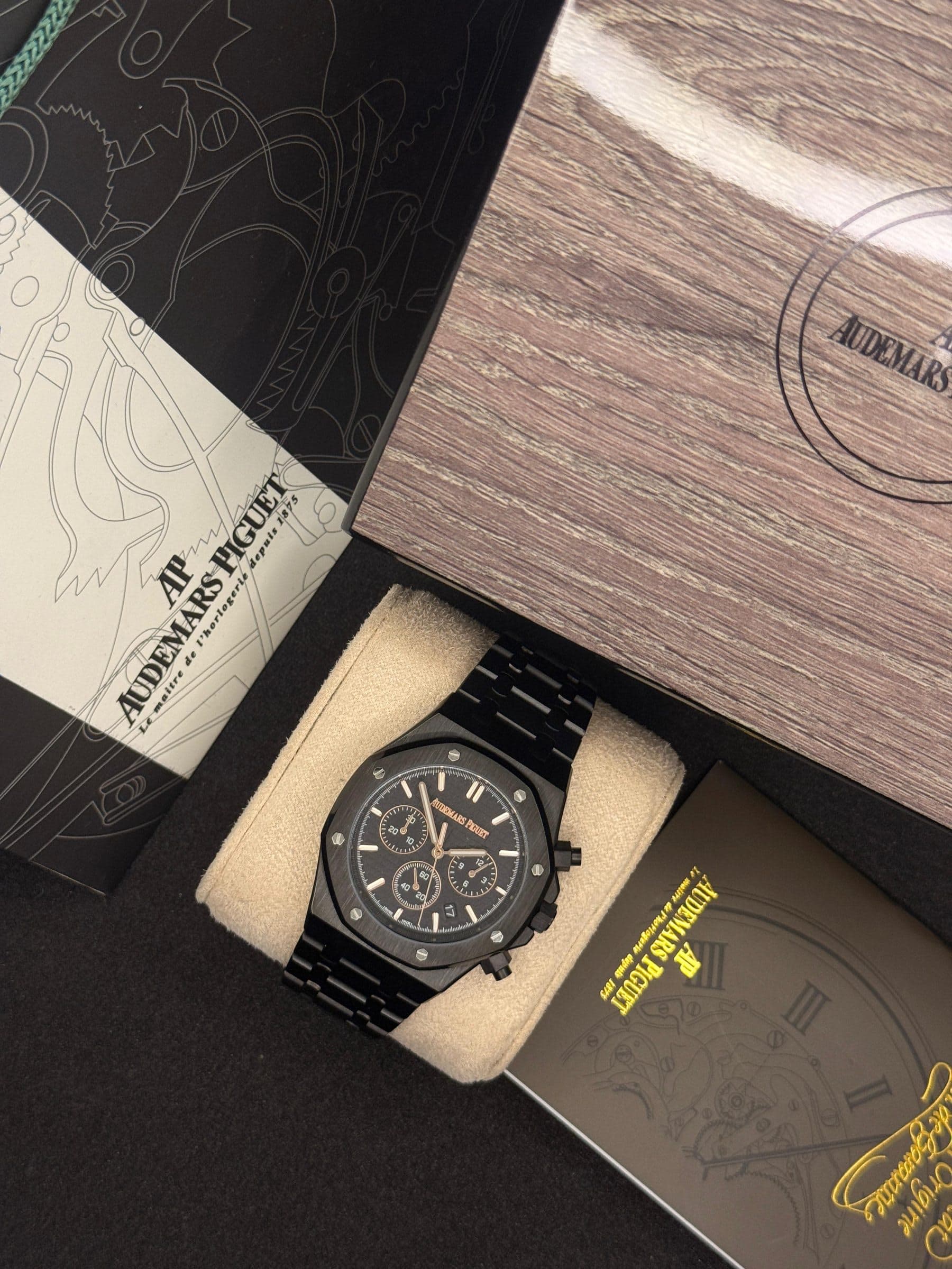 Audemars Piguet Royal Oak - Iconic Luxury Swiss Watch — image 4